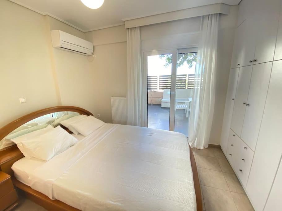 Cozy 2 Room Apartment With Garden Near Athens Air-Port Artemida  Bagian luar foto