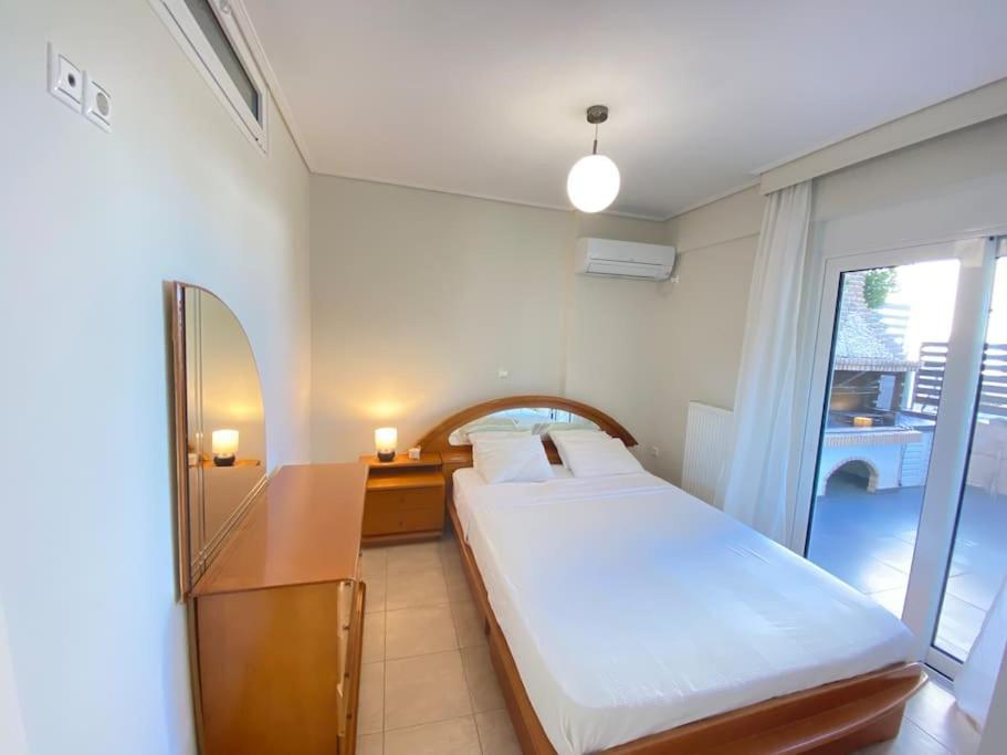 Cozy 2 Room Apartment With Garden Near Athens Air-Port Artemida  Bagian luar foto